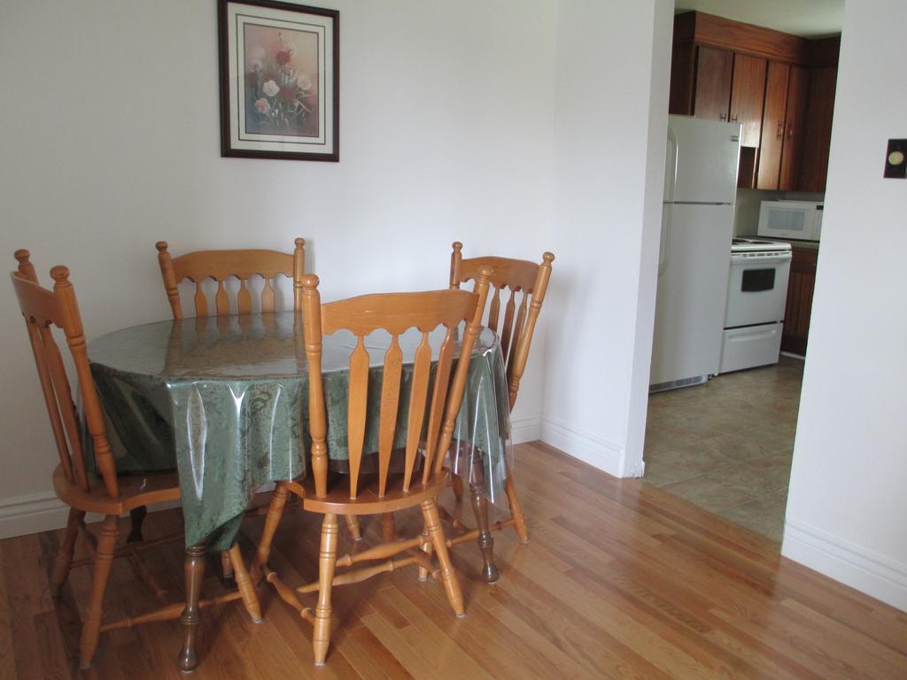 Comerford'S Ocean View Suites Holyrood Phòng bức ảnh
